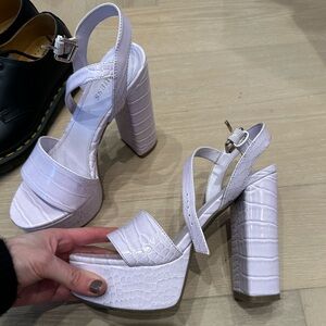 Guess lavender platform sandal heels